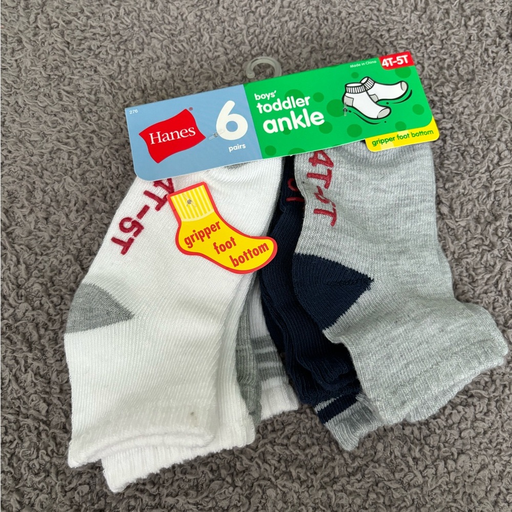 Kids Hanes socks set